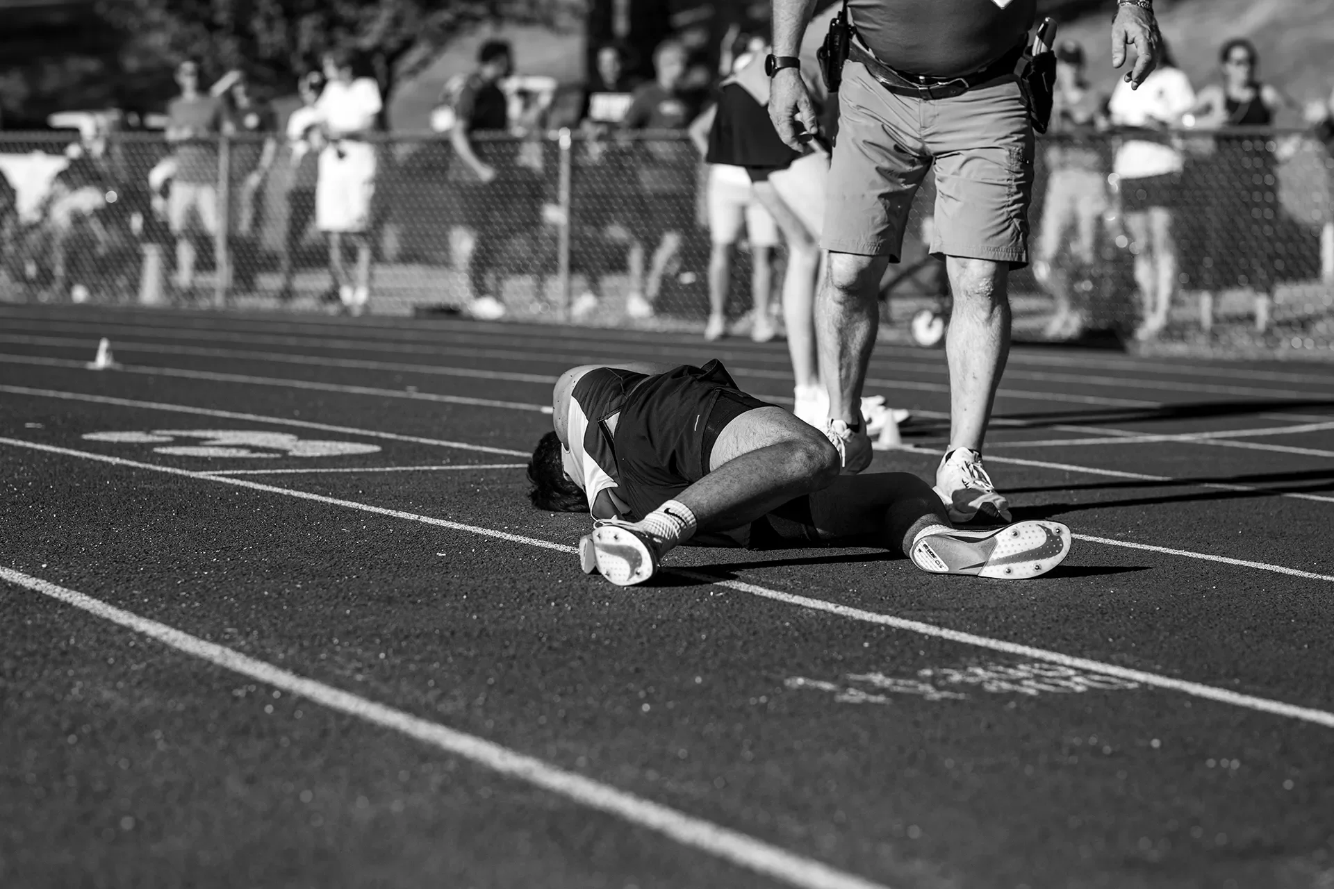 North Thurston runner in the 3A 3200m at the 2026 district championships