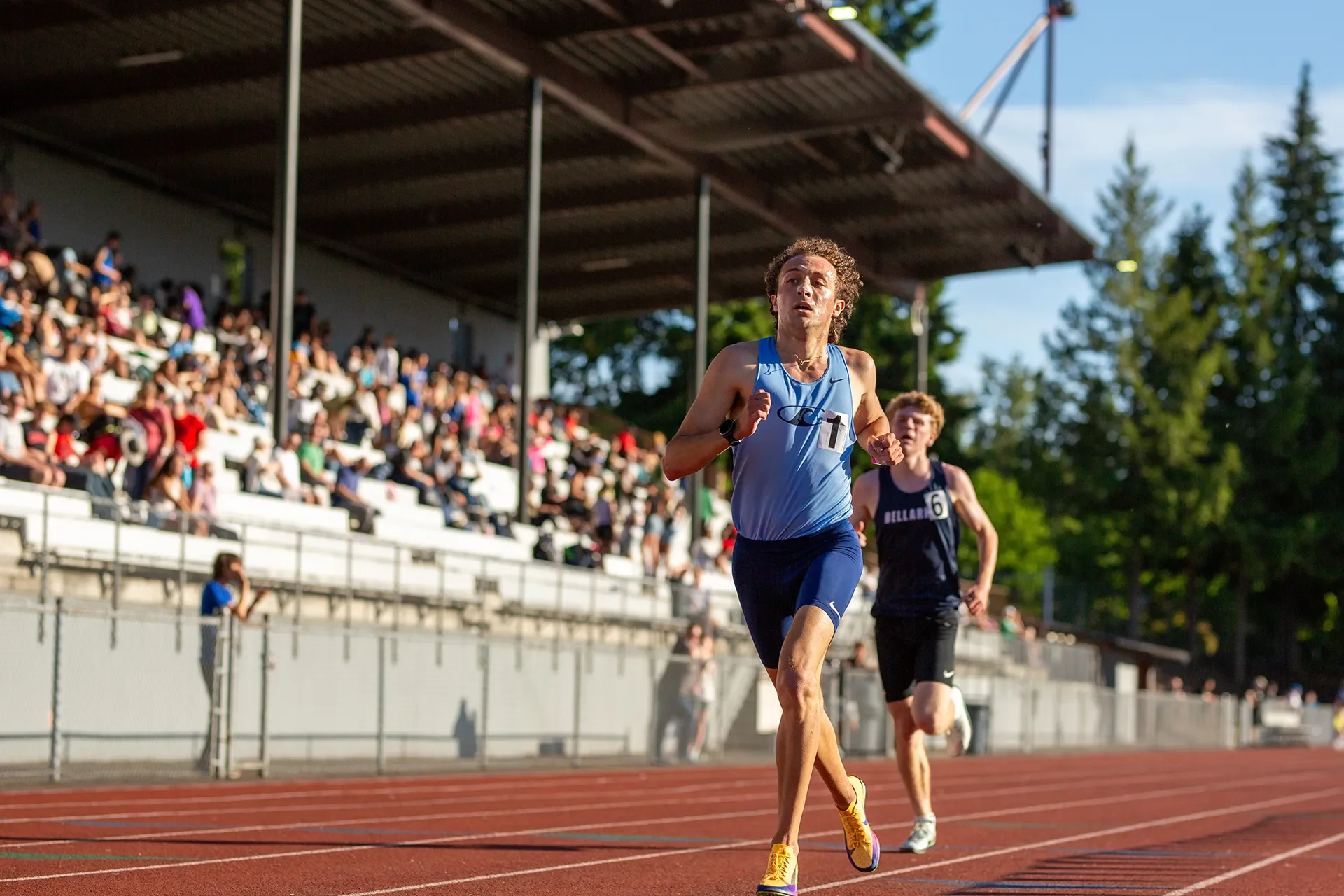 Gavin McKeegan racing the 3200m for Gig Harbor at the 2026 district championships