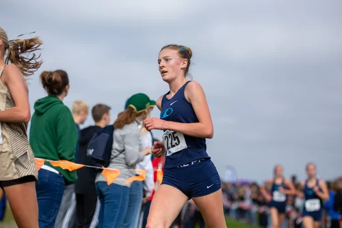 Ella Savage of Gig Harbor cross country. Photo by Russell Moore.