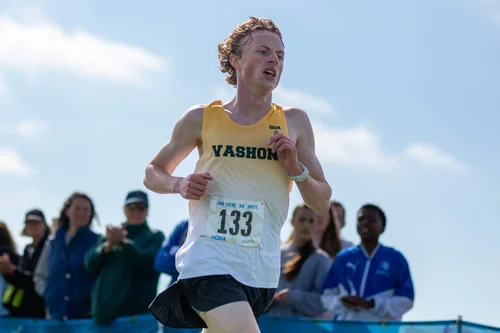 Joshua Healey of Vashon Island cross country. Photo by Russell Moore.