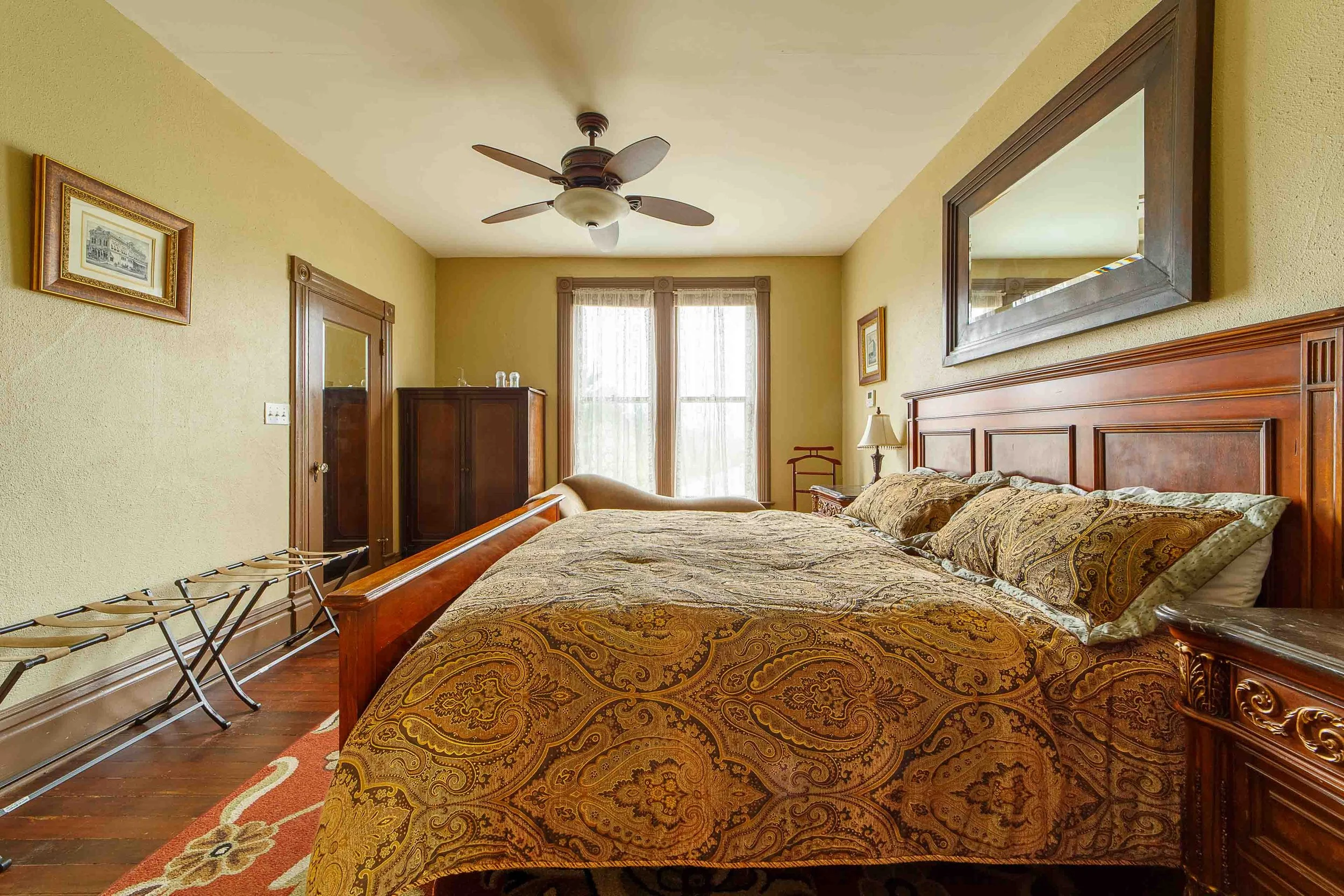 Swantown Inn Standard Guest Suite
