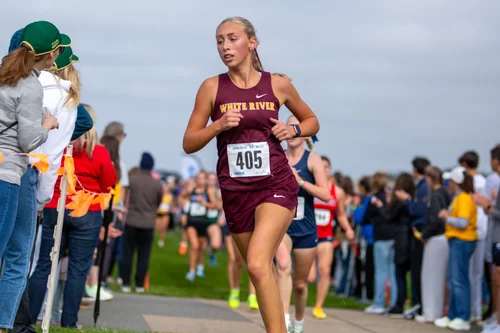 Maddi Larson of White River cross country. Photo by Russell Moore.