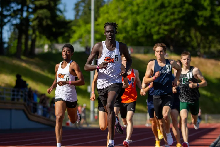 Mana Voss of Central Kitsap running at the District Championship (2026)