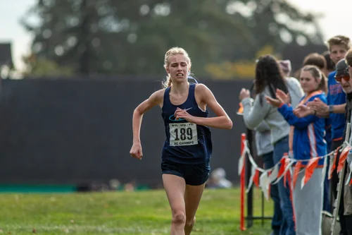 Maya Crane of Gig Harbor cross country. Photo by Russell Moore.