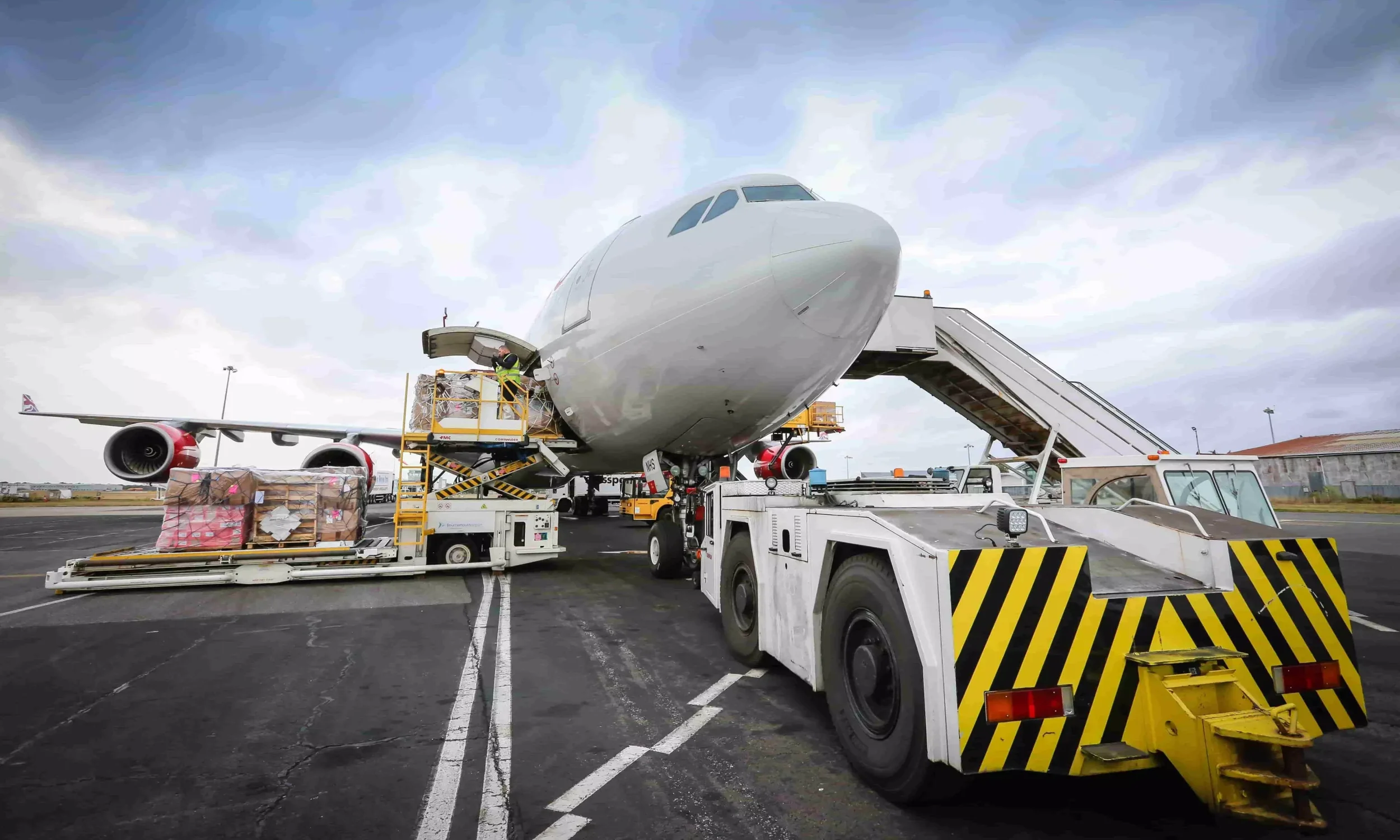 European Cargo A340 being loaded