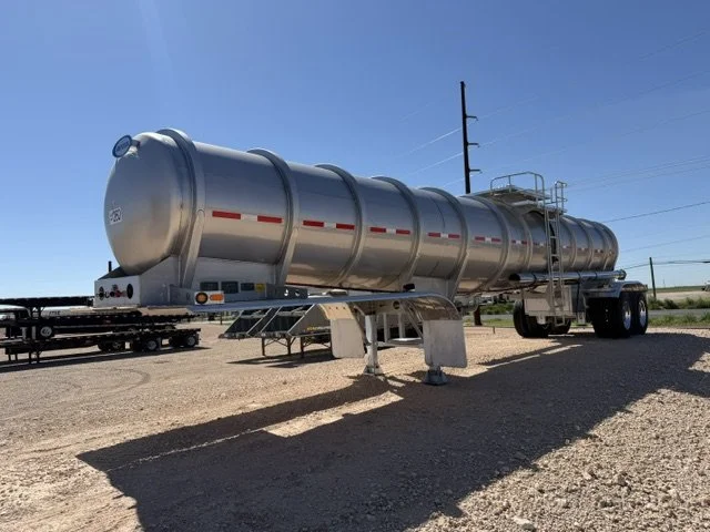 RETESA 5600 gallon stainless steel fertilizer tank trailer