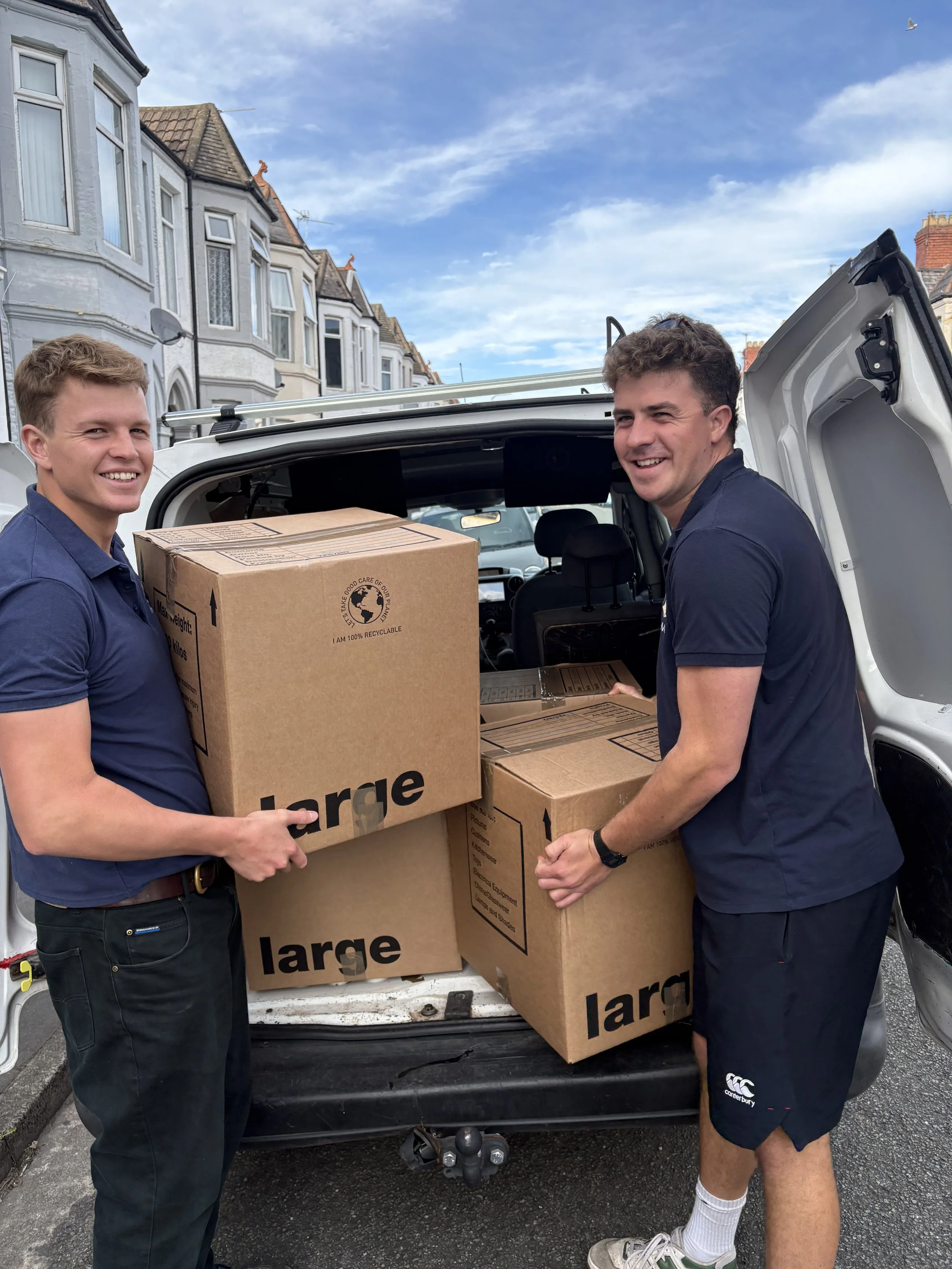 MoveMe team loading the van