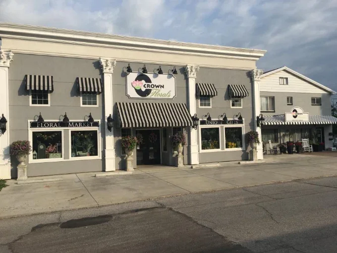 Crown Decor and Gifts storefront in Parkersburg, WV