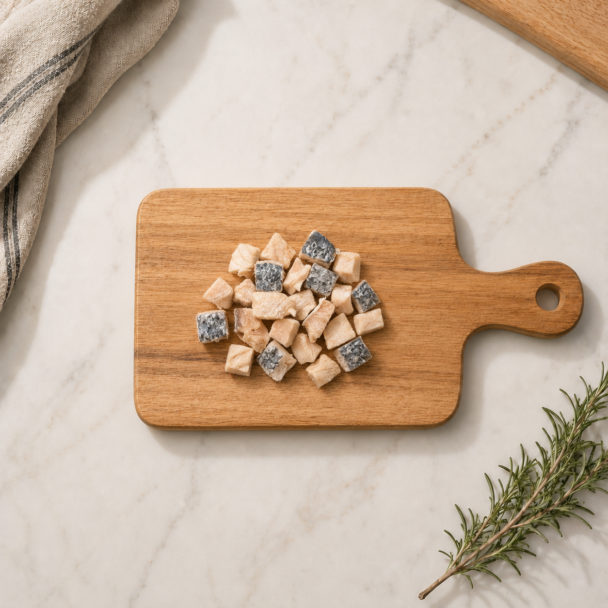 Freeze-dried salmon bites for cats and dogs