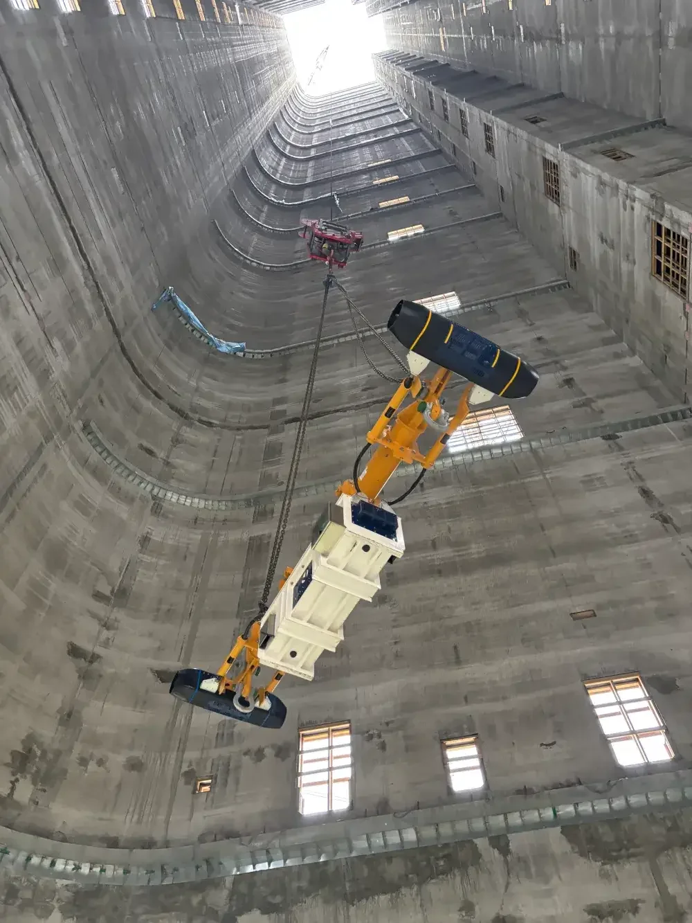 Erne Lifting suspended-load control equipment supporting an active lifting operation