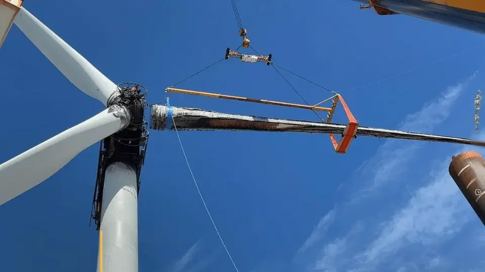 Vita Load Navigator stabilising a suspended load during a controlled lift