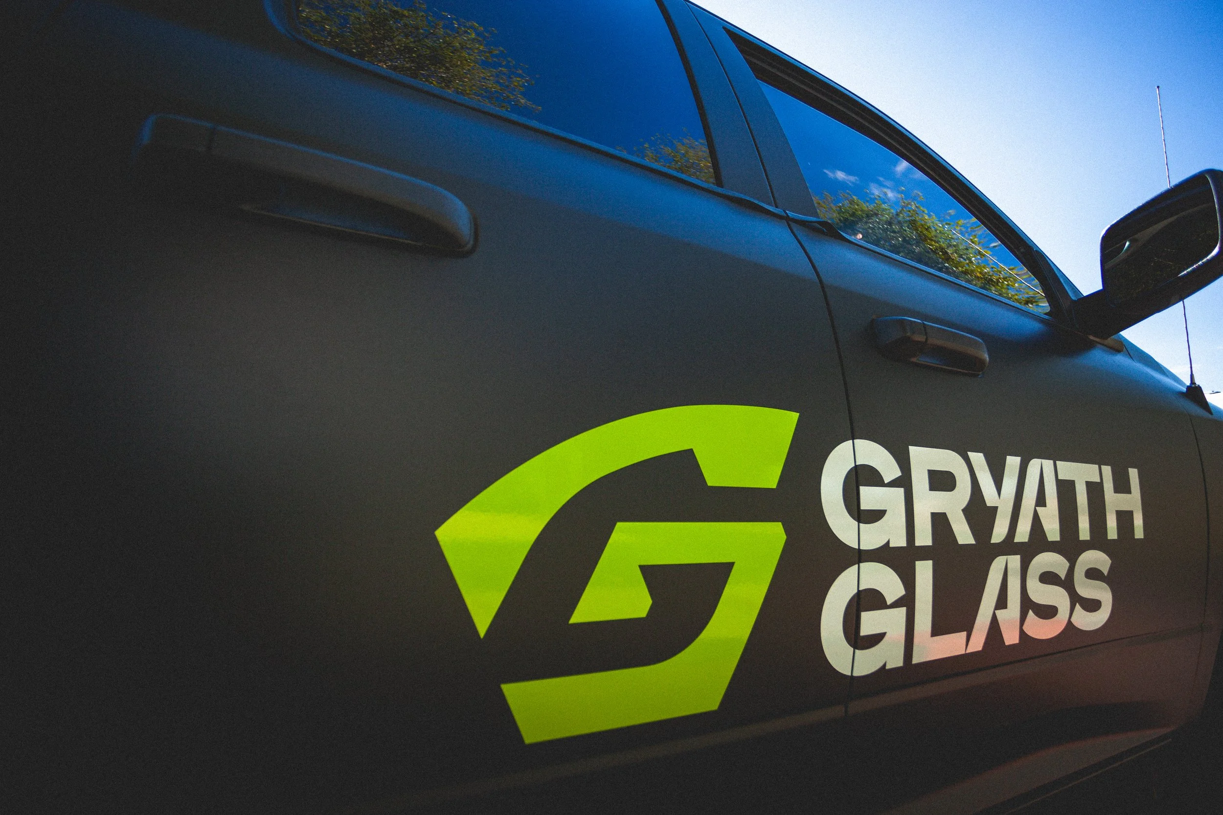 Close-up of the Gryath Glass branded truck