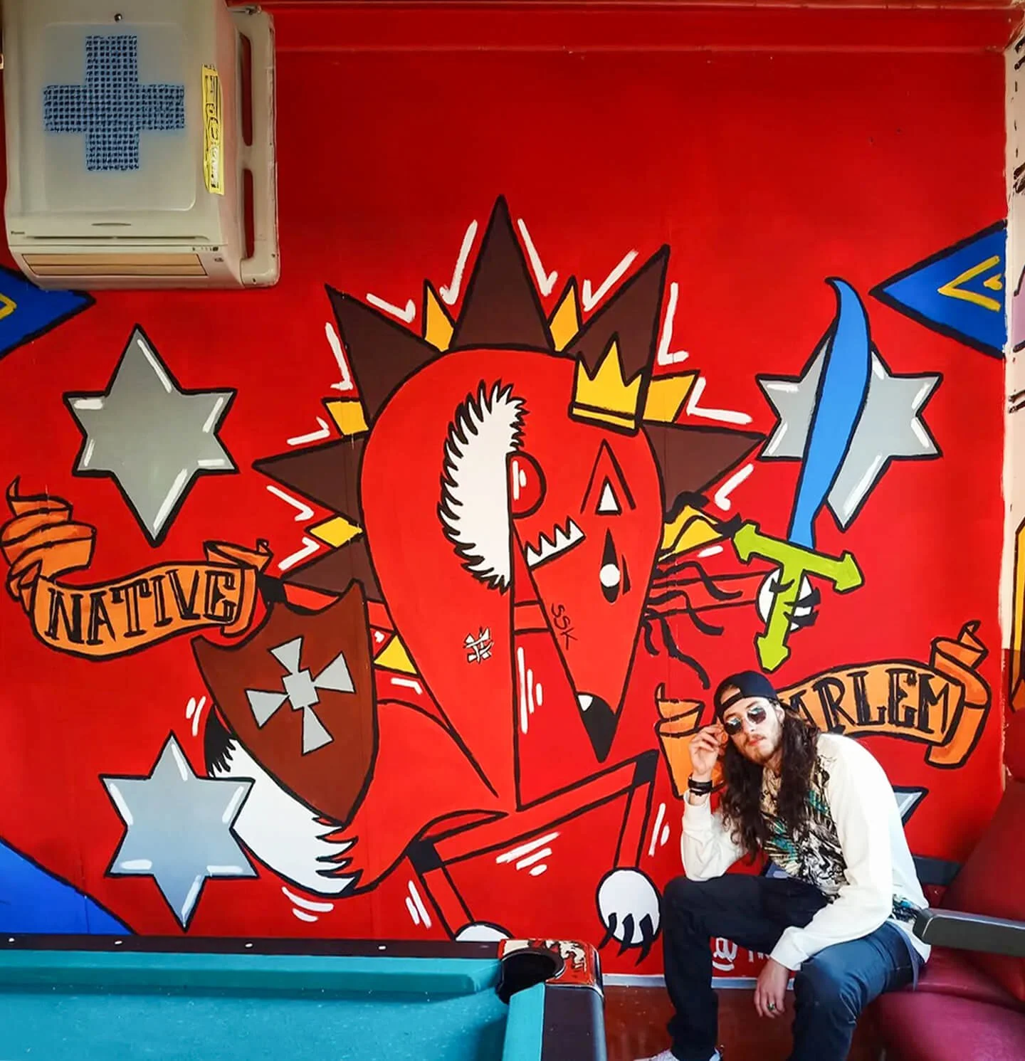 TKL 137 in a custom graffiti art studio