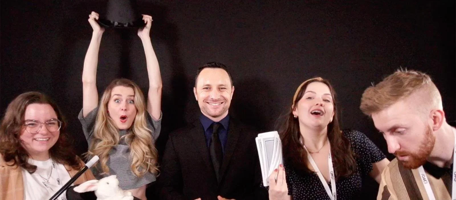 Corporate magician Ari Novick performing at a South Florida corporate event.