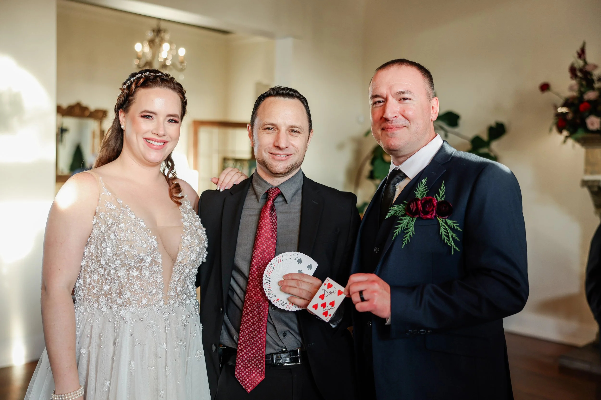 Ari Novick performing wedding magic for the bride and groom