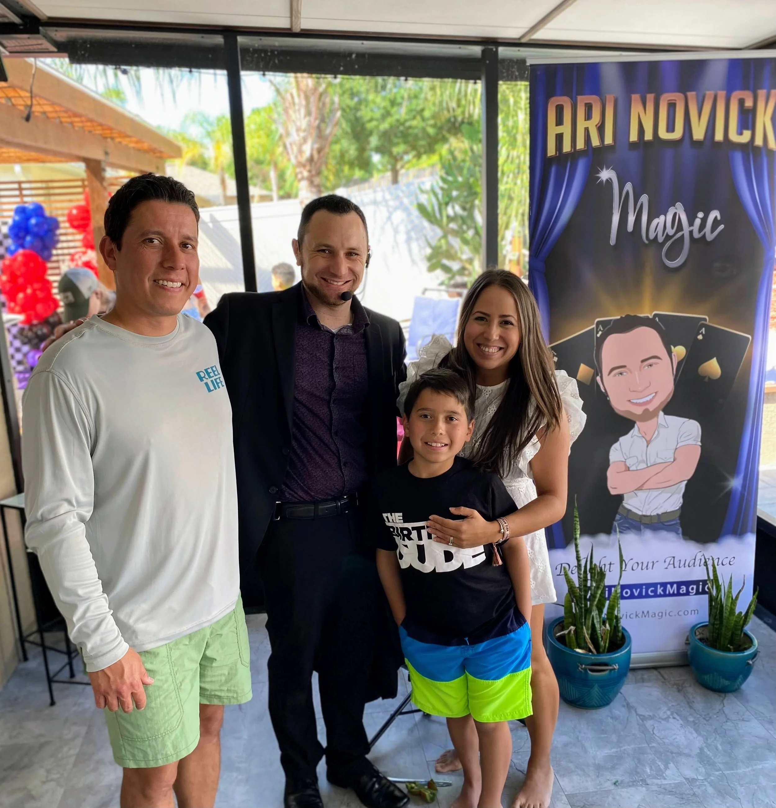 Kids interactive magic show in Florida by Ari Novick.