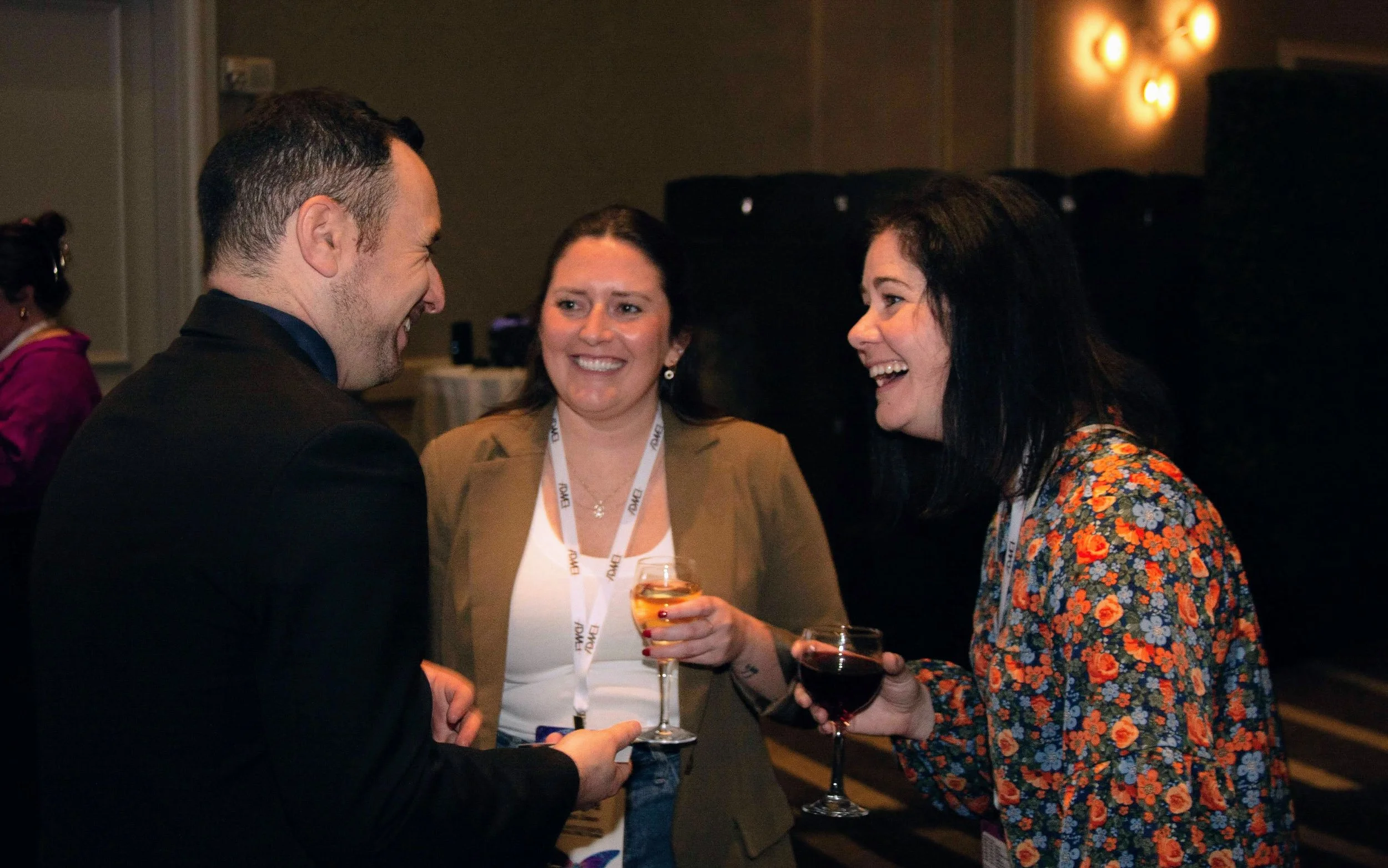 Ari Novick entertaining guests at a corporate event in Fort Lauderdale