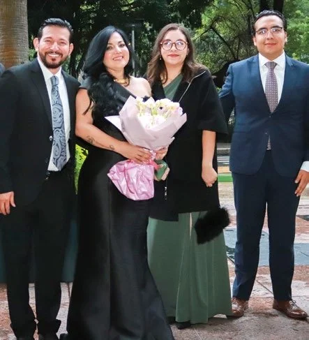 Adriana Maricela Pérez con su equipo de CREAR-CO