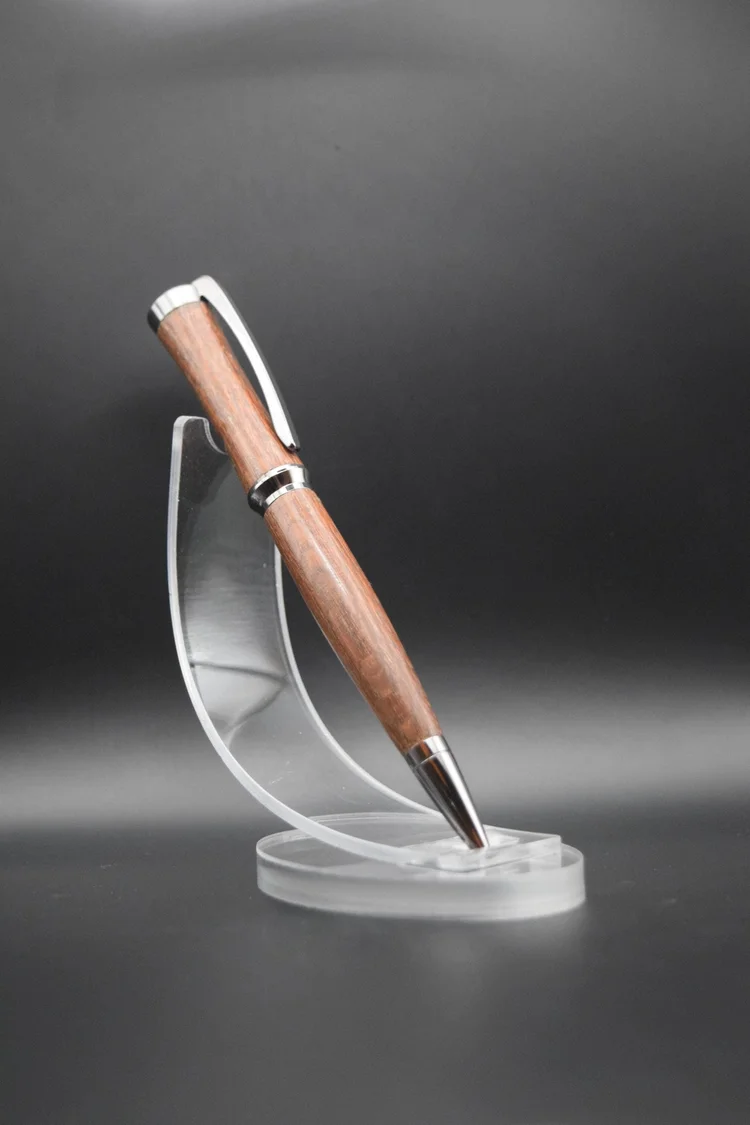 The finished leopard wood pen