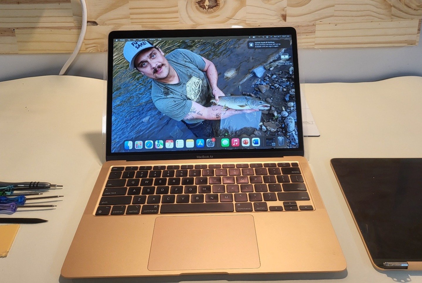 Mac Repair at Computer Wall in Stony Plain