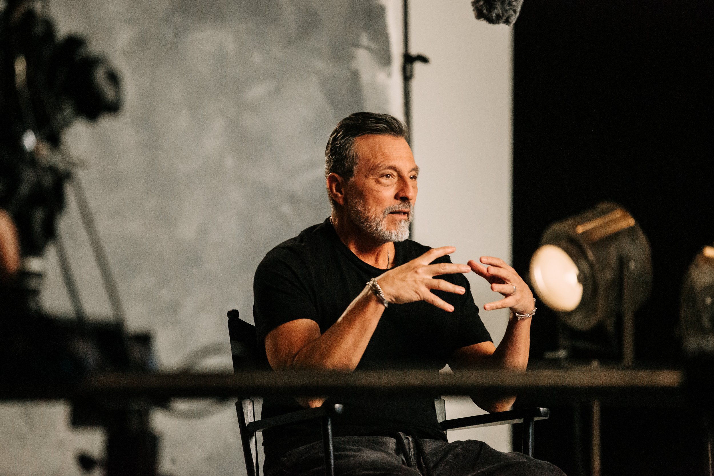 Erwin Raphael McManus teaching on the set of The Art of Communication