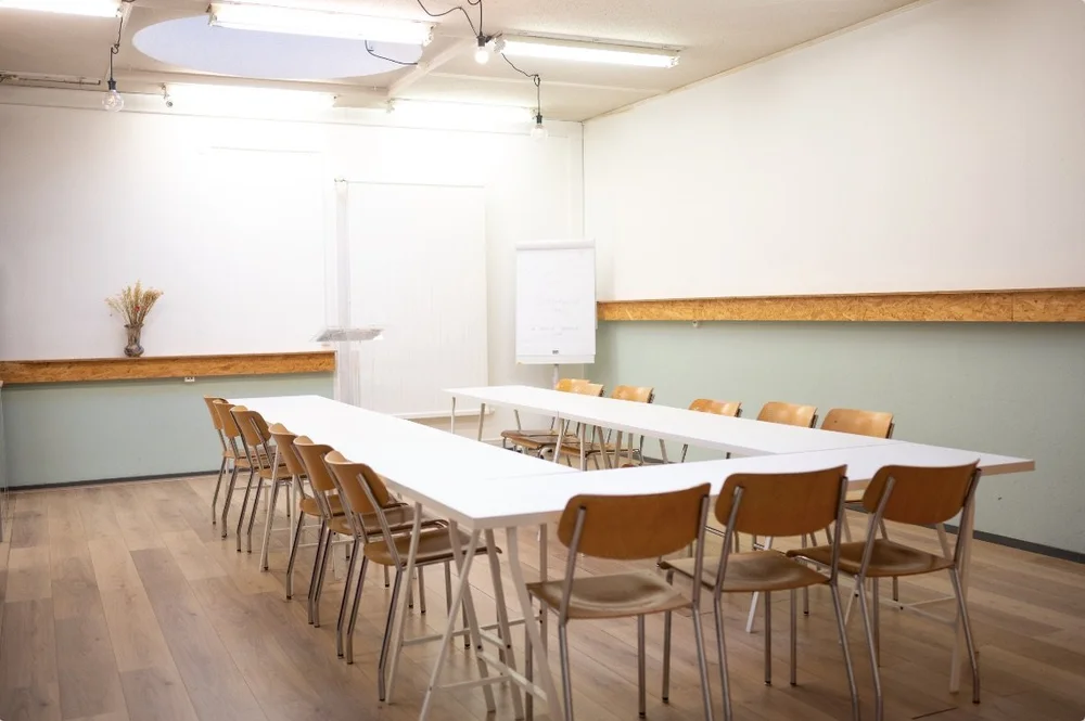 Claudia Meeting Room, 50 m², U-shaped tables for rent in Geneva