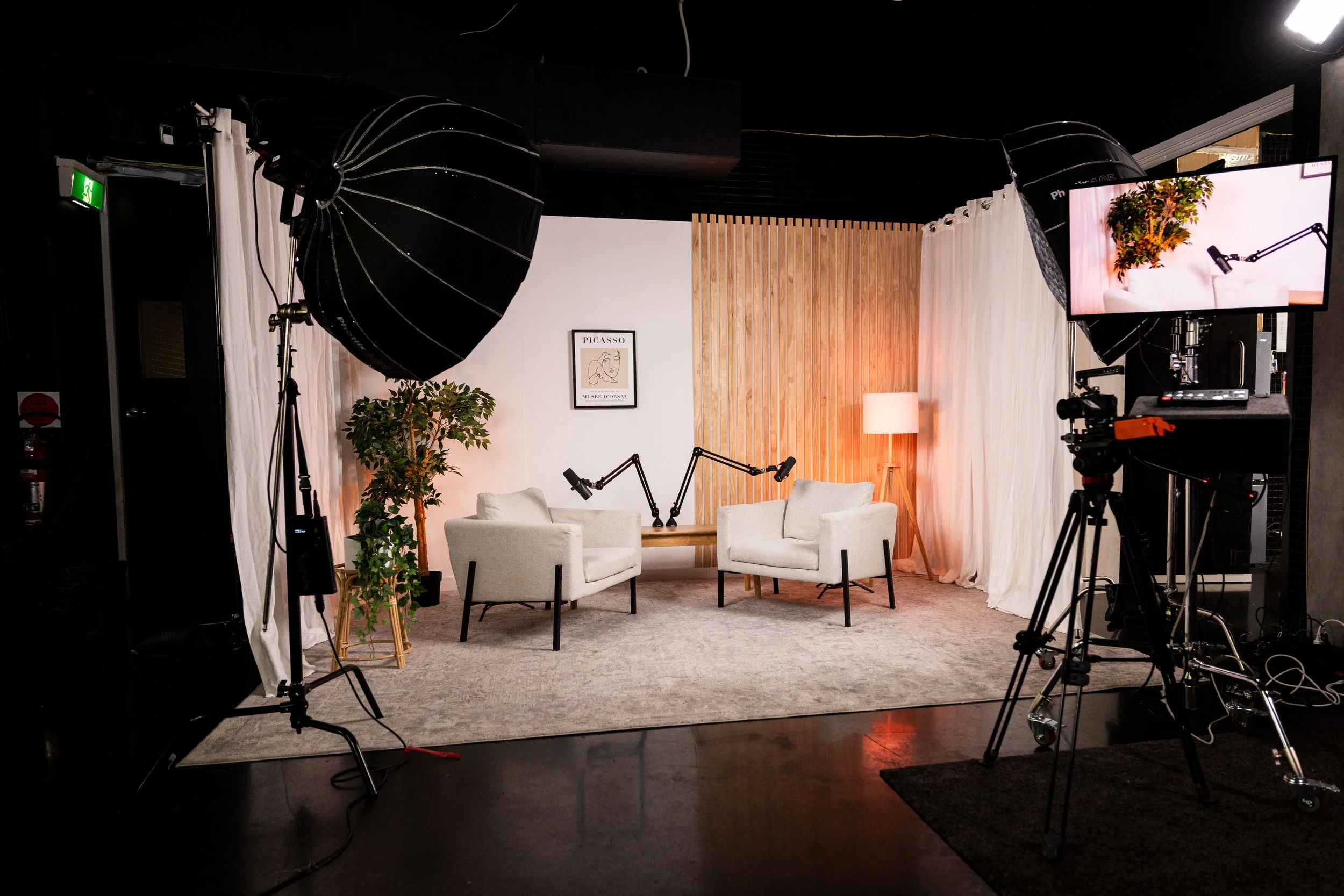 Linen set — light & airy podcast set