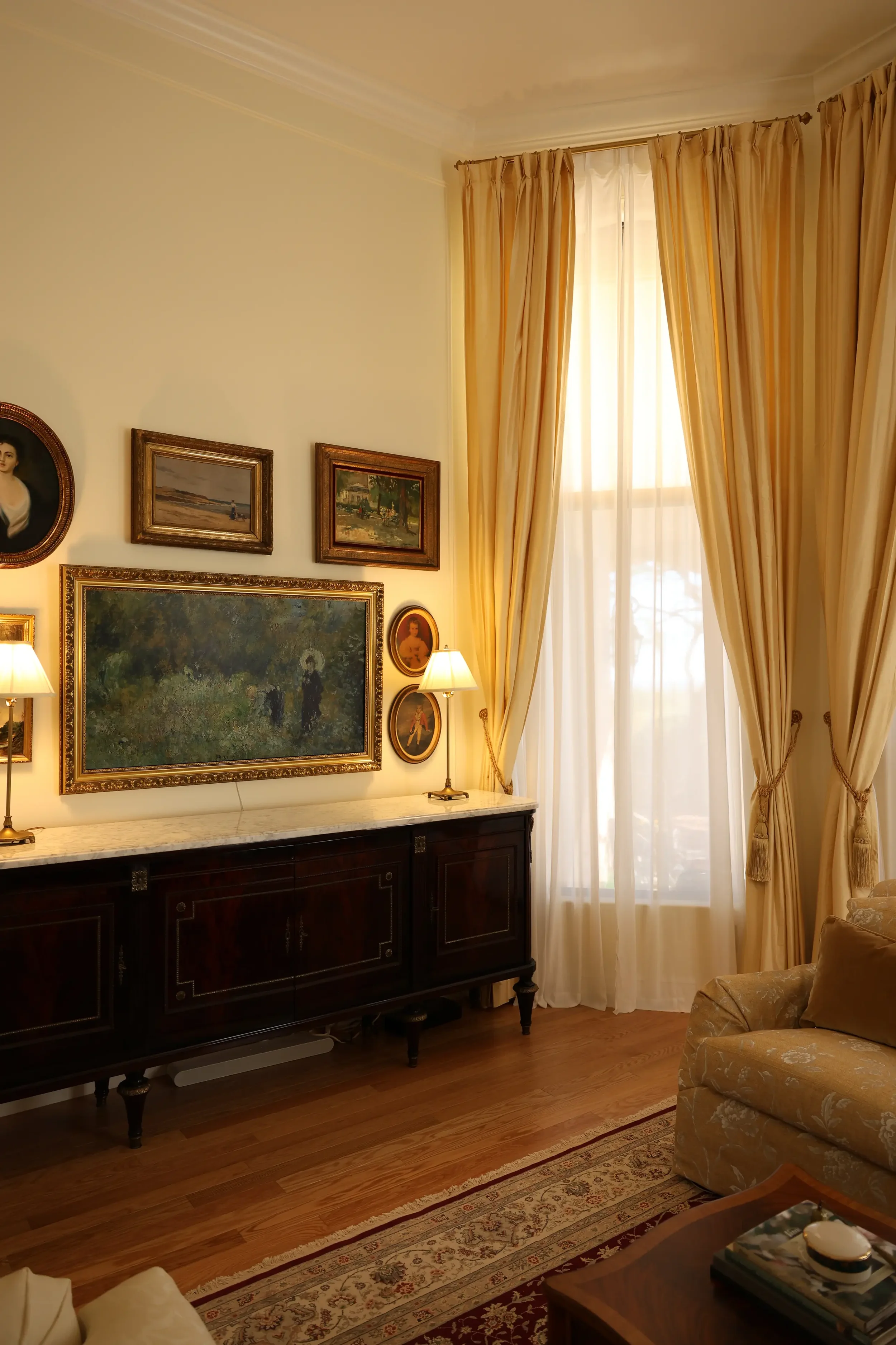 BOM Photography interior