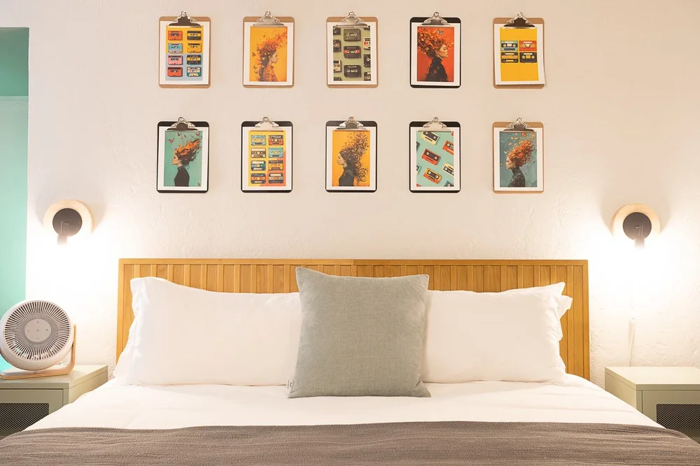 Room 104 · Local King