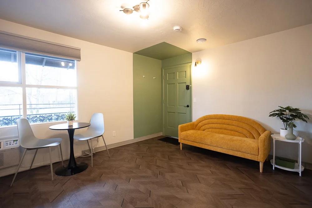 The yellow sofa in 206