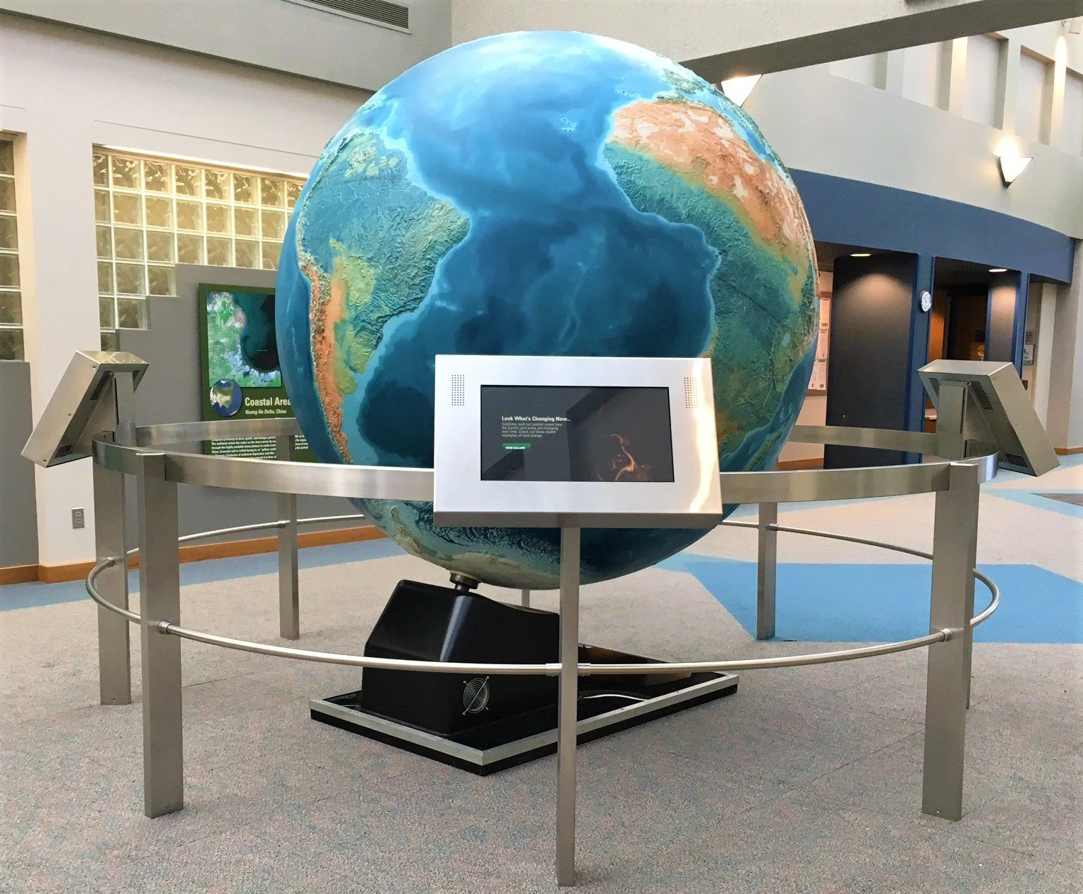 Project: USGS EROS Center Lobby Displays