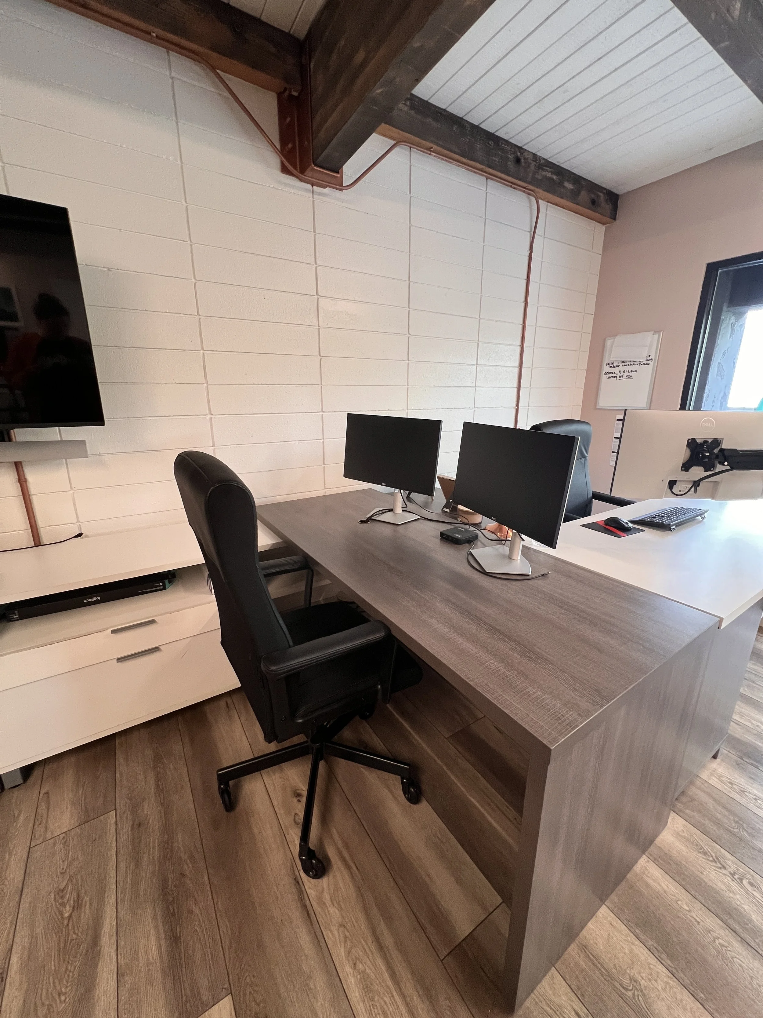 Desk C