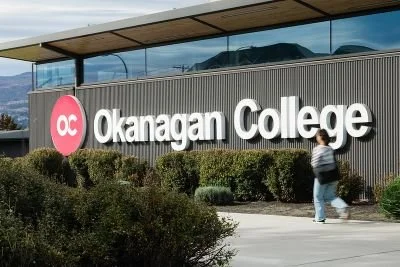 Okanagan College student beverage formulation with Glimmer Wine