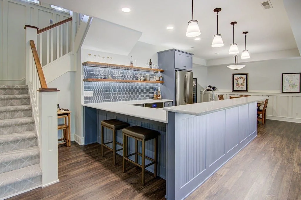 Blue bar with hex tile