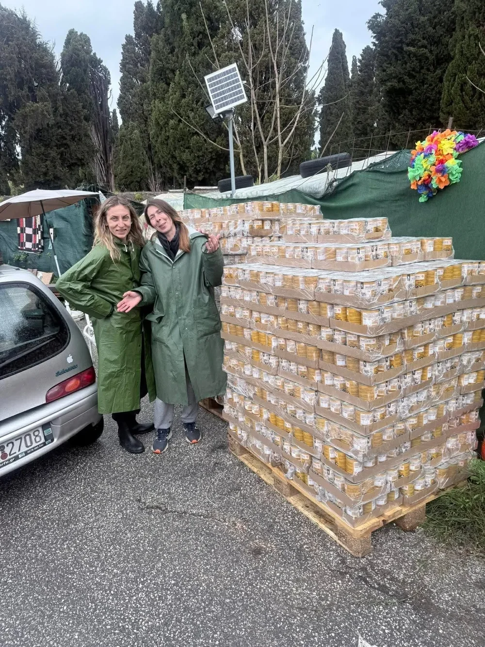 Donations arriving at the sanctuary