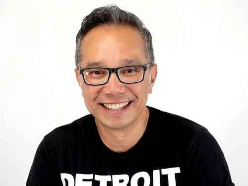 Headshot of Fernando Del Rosario