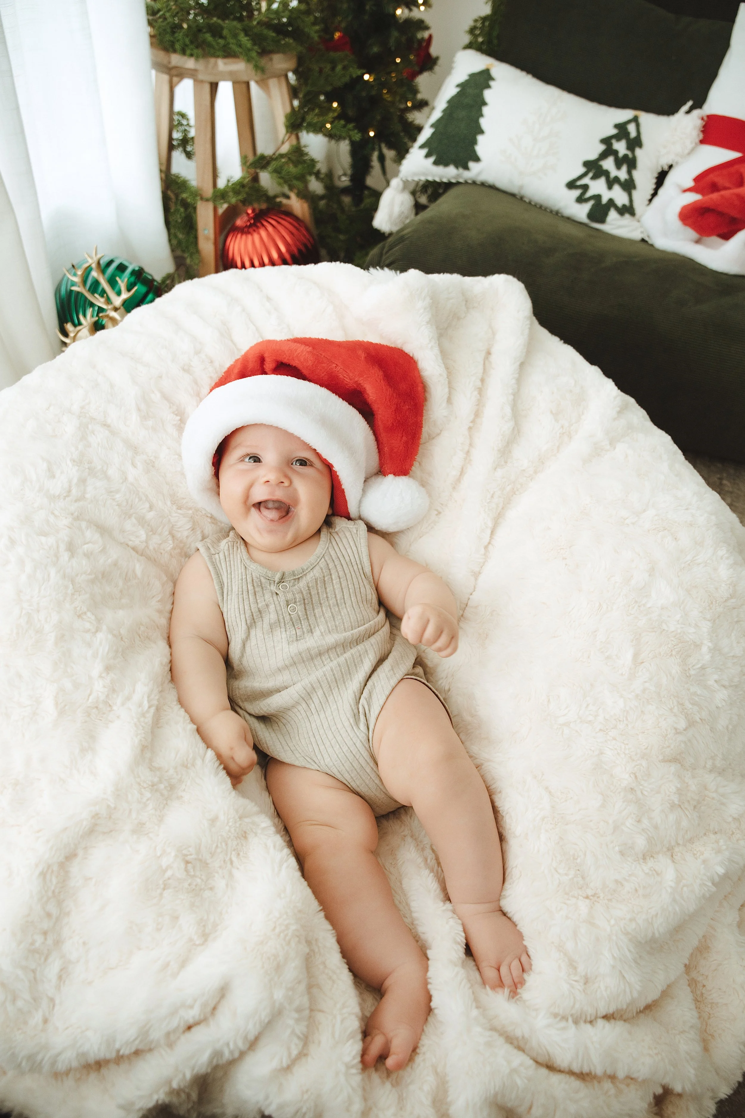 A family at a Foxie Studio Christmas session in Brisbane