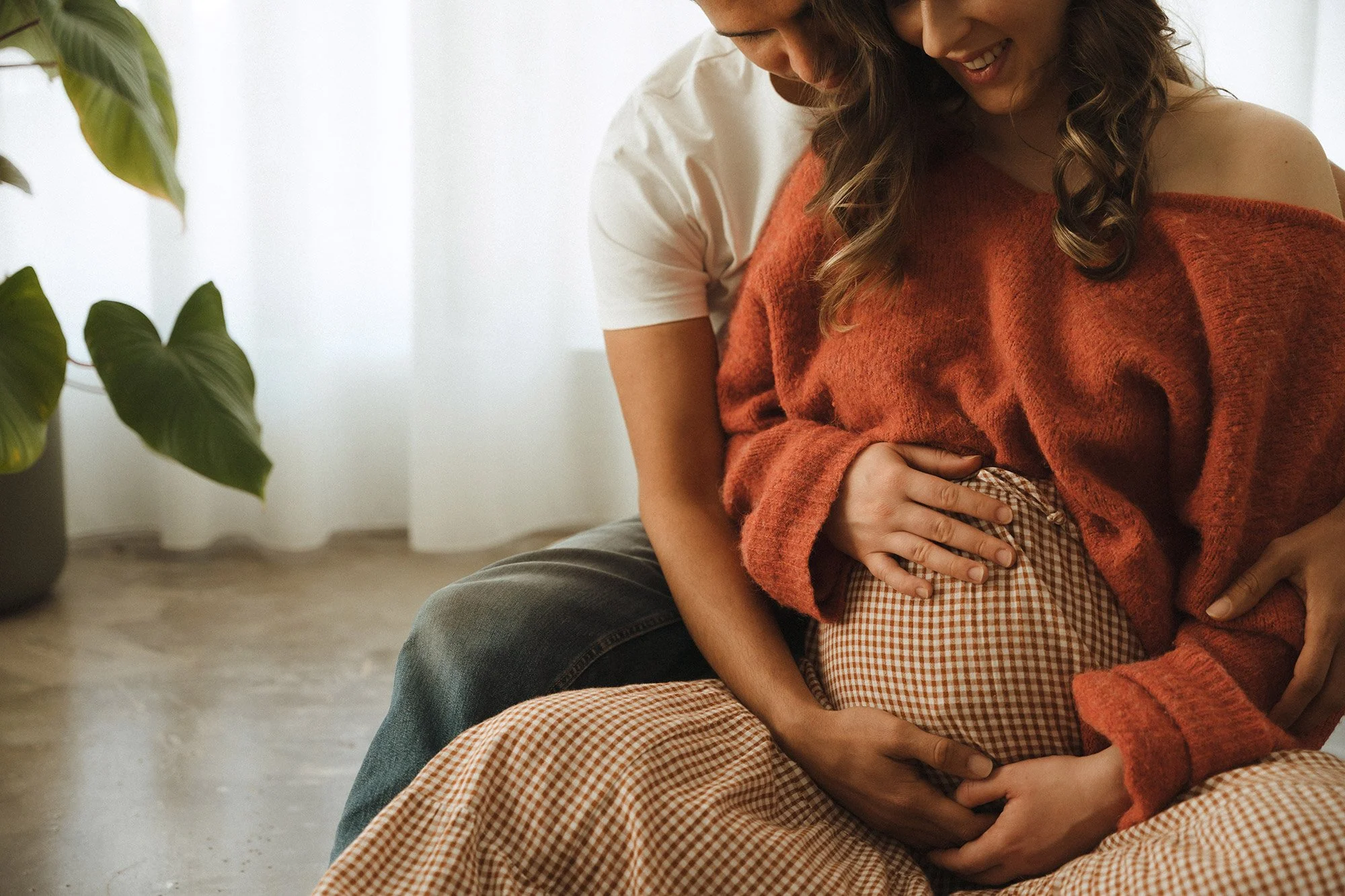 Brisbane maternity photography session at Foxie Studio Gaythorne