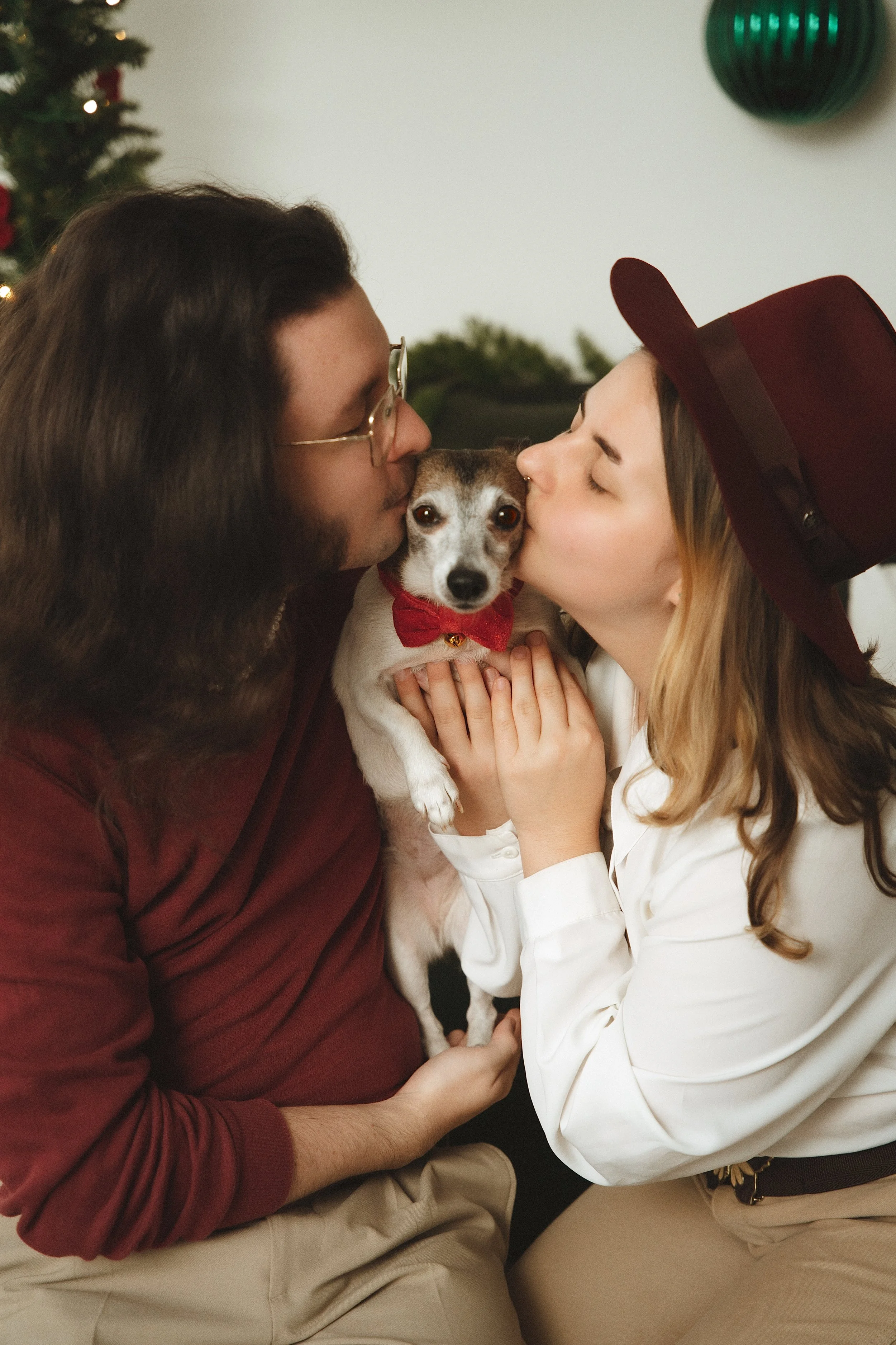 A family at a Foxie Studio Christmas session in Brisbane