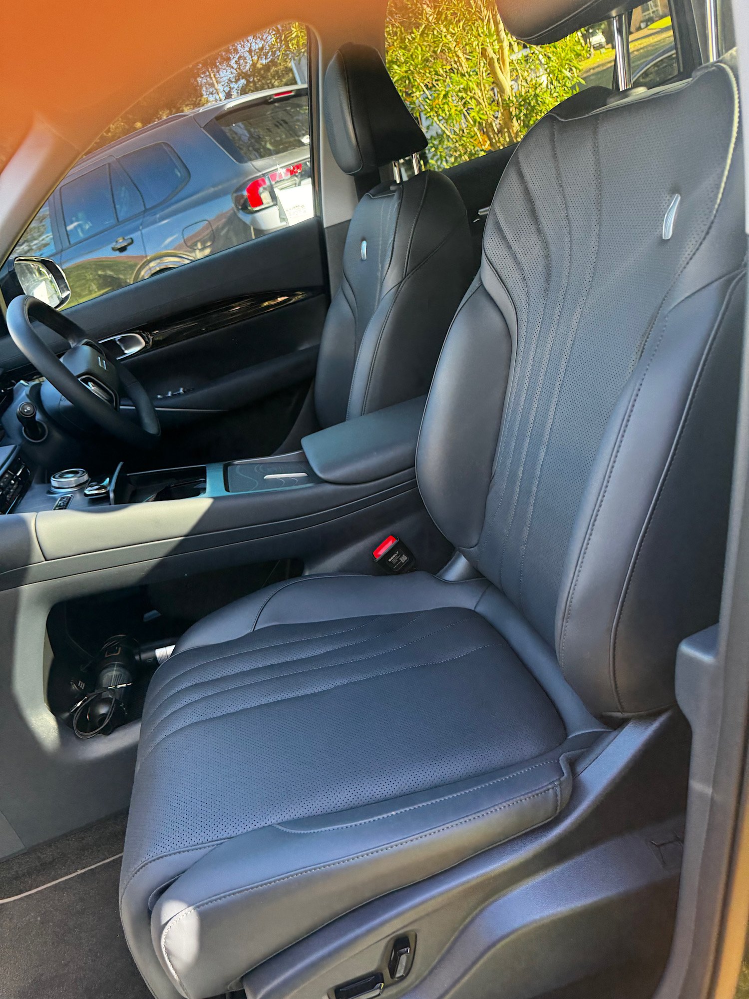 Front leather seat protection completed on 2026 Geely EX5