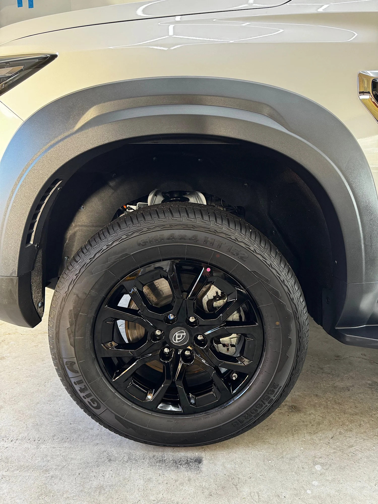 Black alloy rim face and wheel arch trim on the 2026 LDV D90 after protection treatments