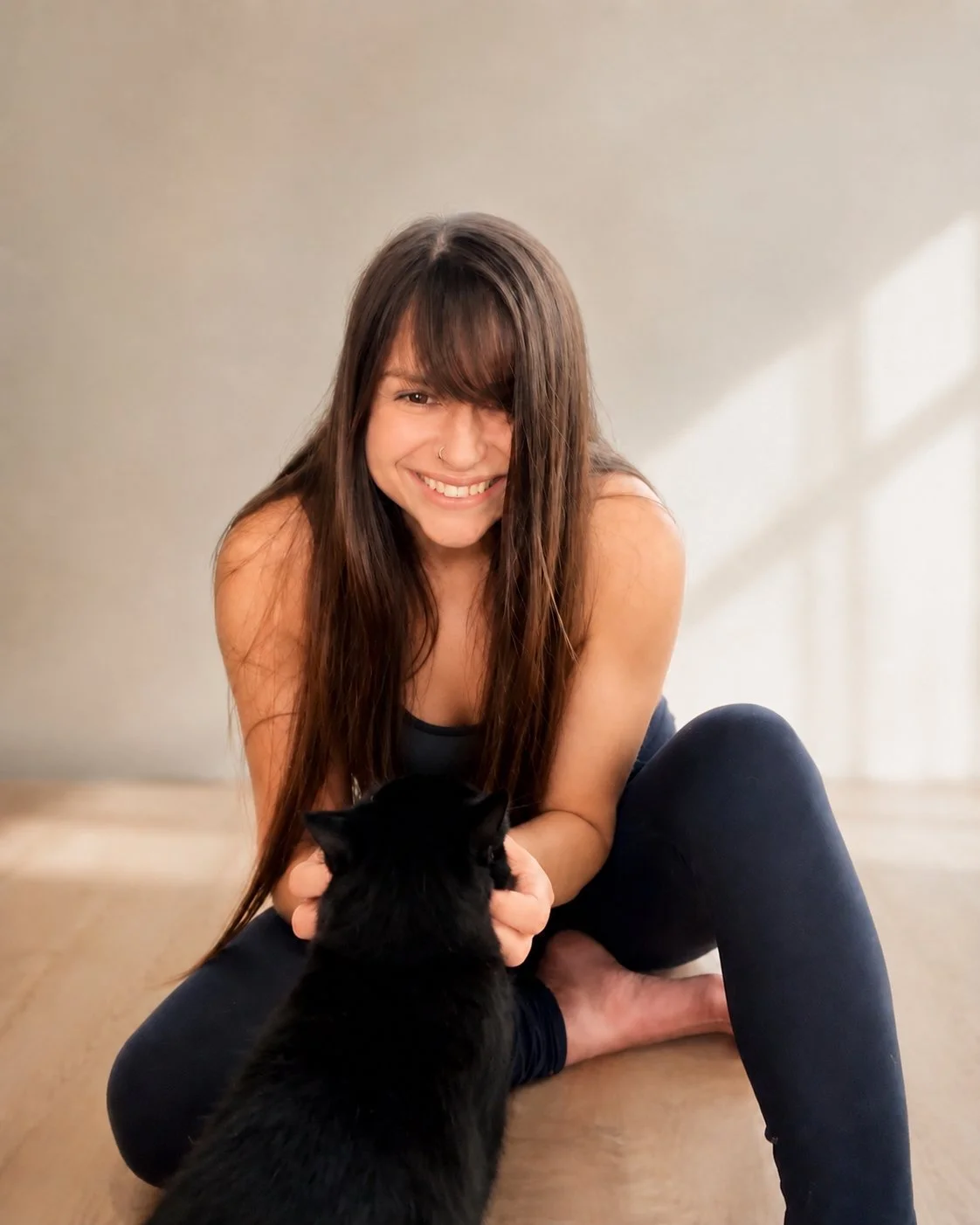 Portrait de Claudia Clement, professeure d'Ashtanga Yoga Mysore, Handstand et Movement à Nantes
