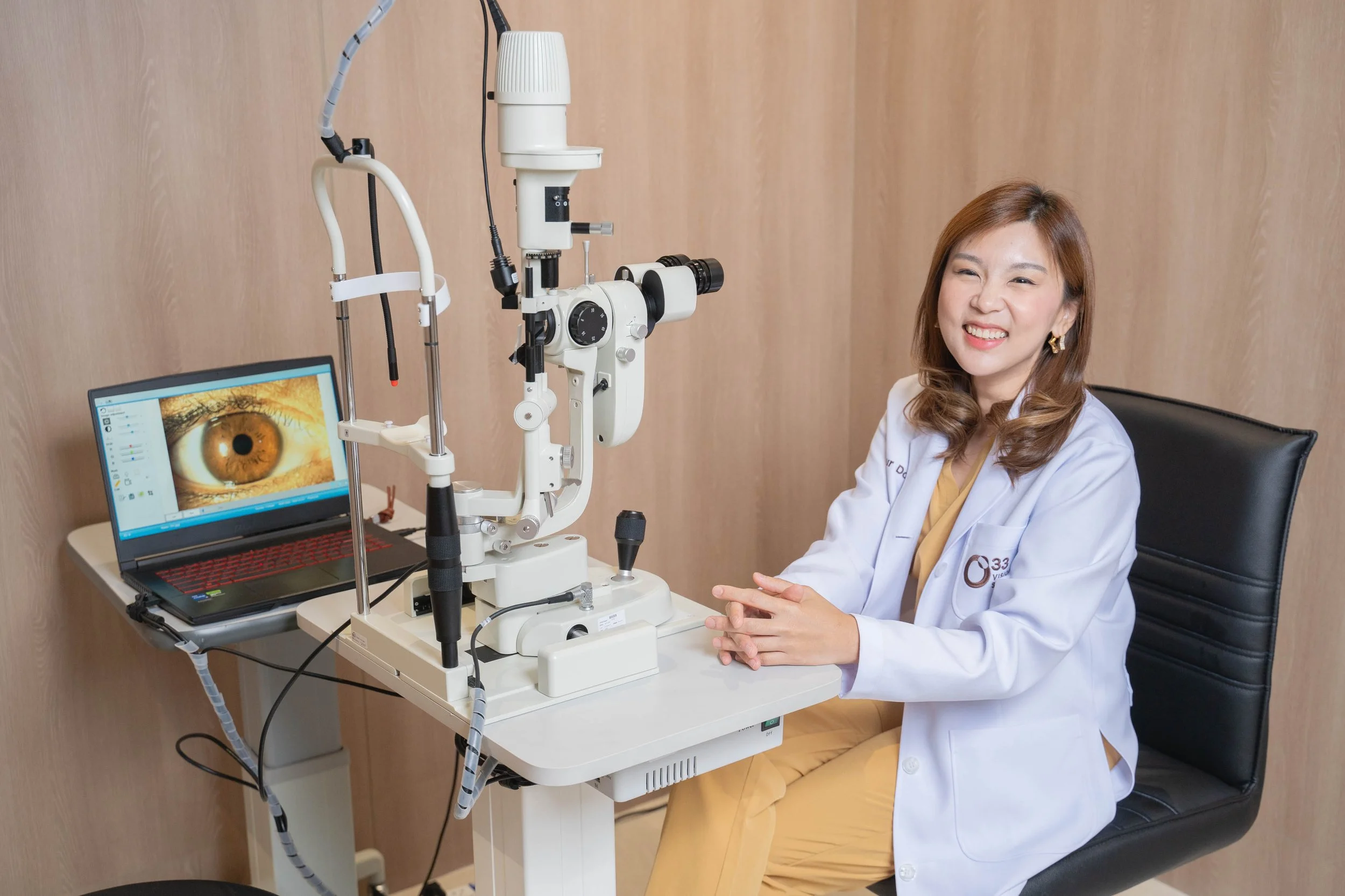 การตรวจวัดสายตาโดยจักษุแพทย์ที่ O33 Vision
