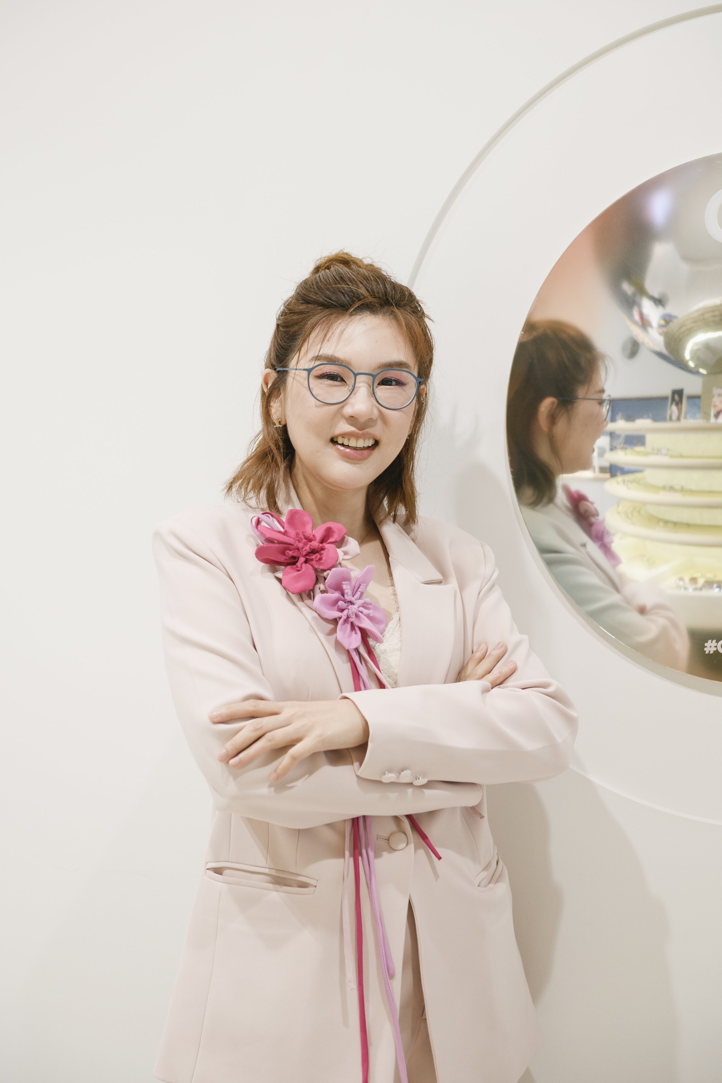 แพทย์หญิงชมพูนุท ภูมิรัตนประพิณ จักษุแพทย์ผู้ก่อตั้ง O33