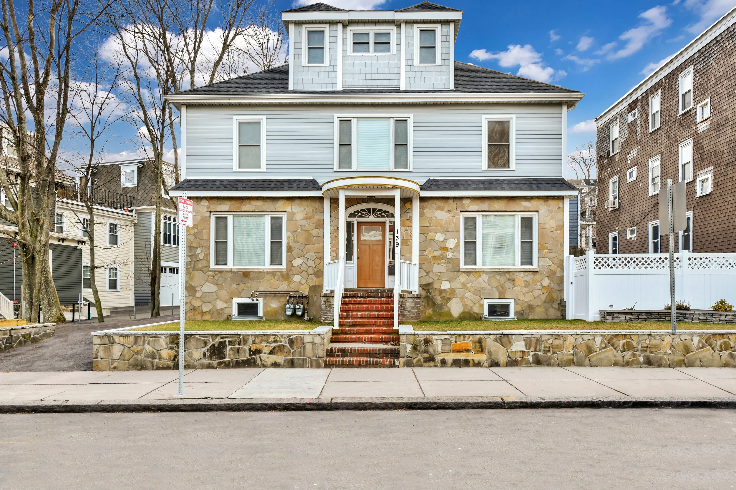 139 Stoughton