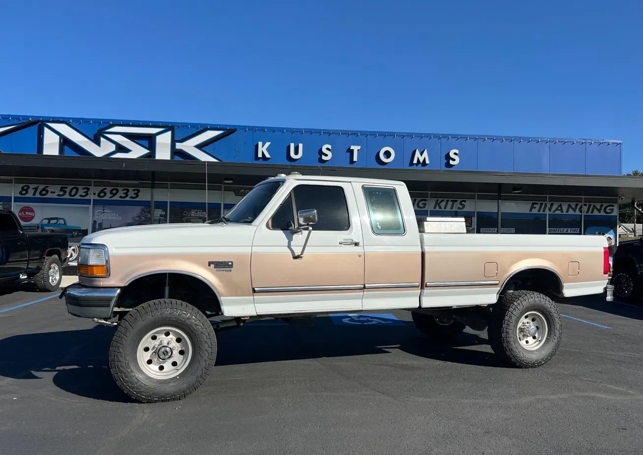 Ford F-250 OBS Skyjacker