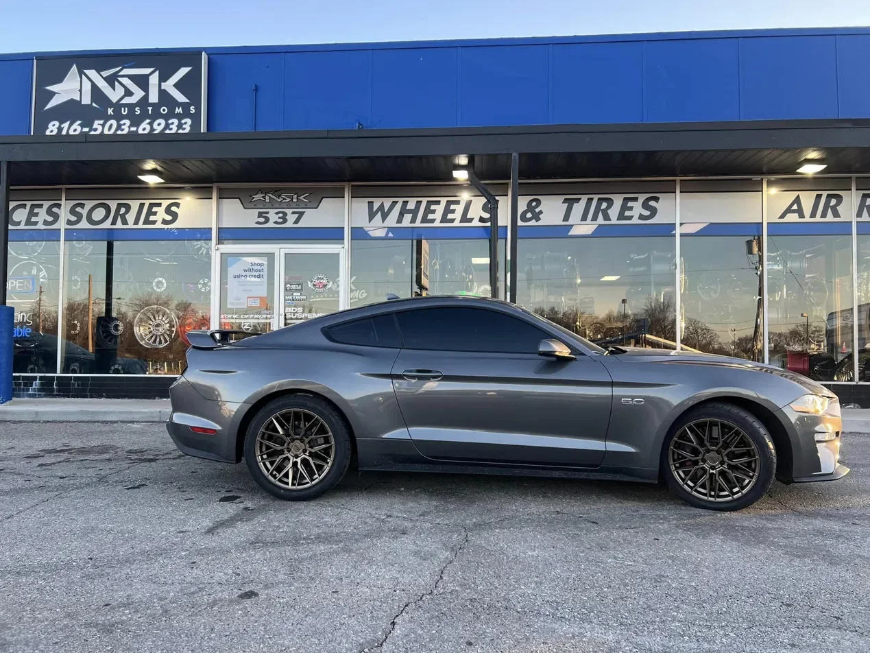 Ford Mustang GT Niche Gamma191