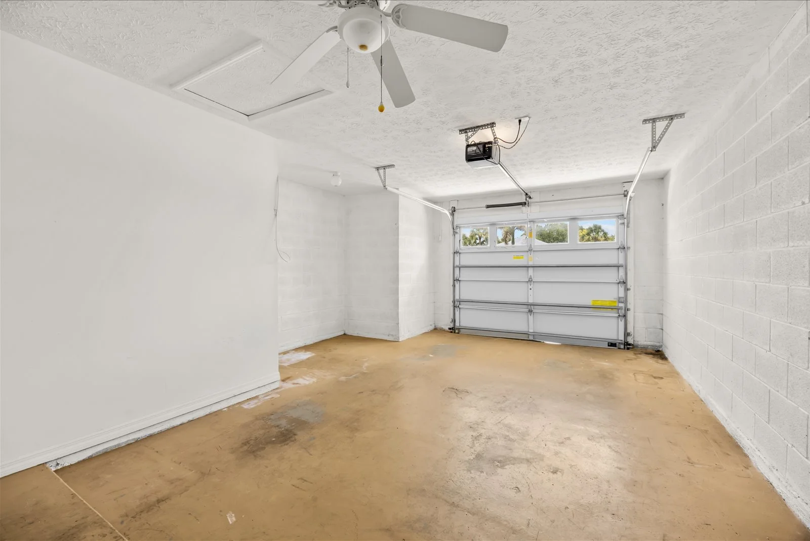 1-car garage — laundry hookups