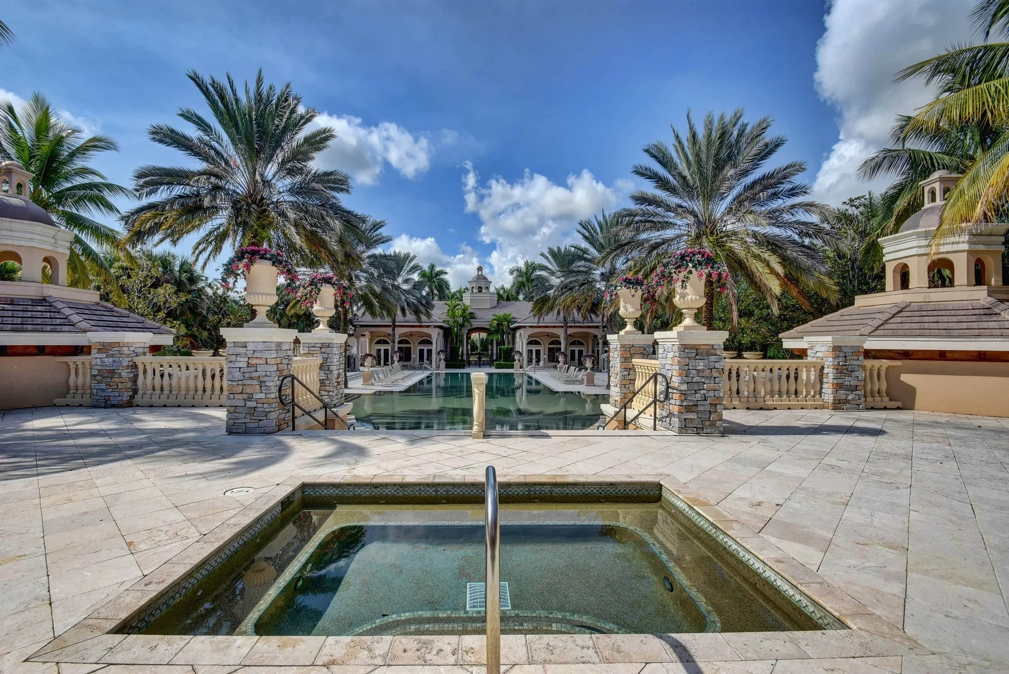 Versailles community amenity 2