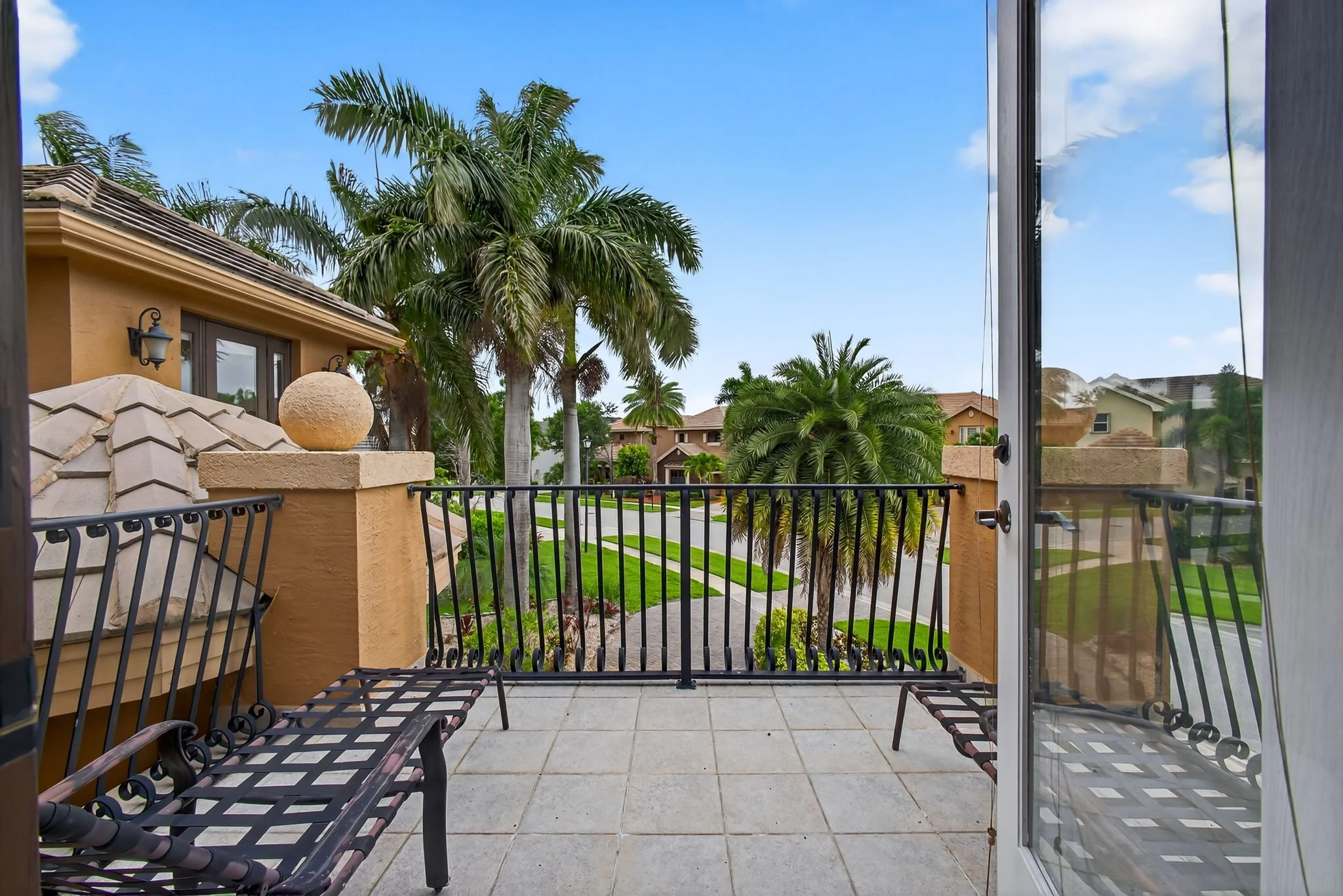 Upstairs balcony